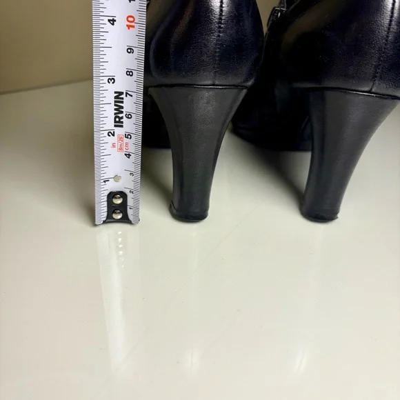 Anne Klein Women's Seabed Leather Bootie - Picture 8 of 10